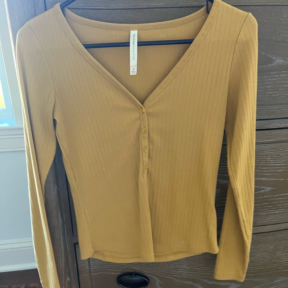 Aritzia Mustard Long Sleeve Top